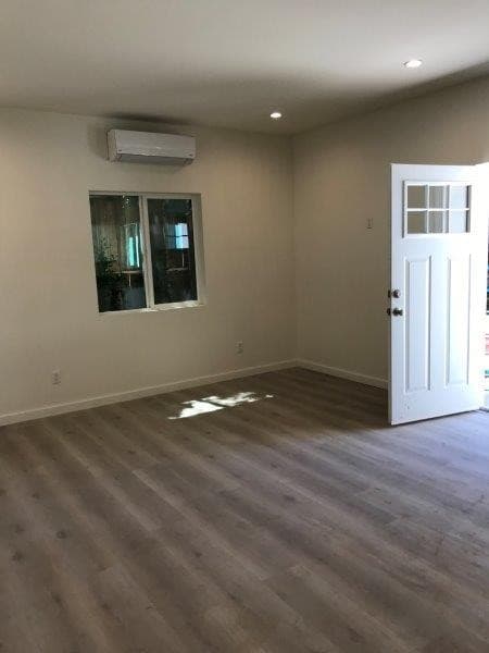 Reseda Apartment: 18556 - 18558 Hart Street