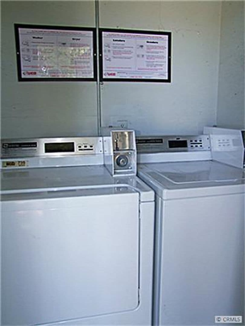 Long Beach Apartment: 3010 E. 3rd St.