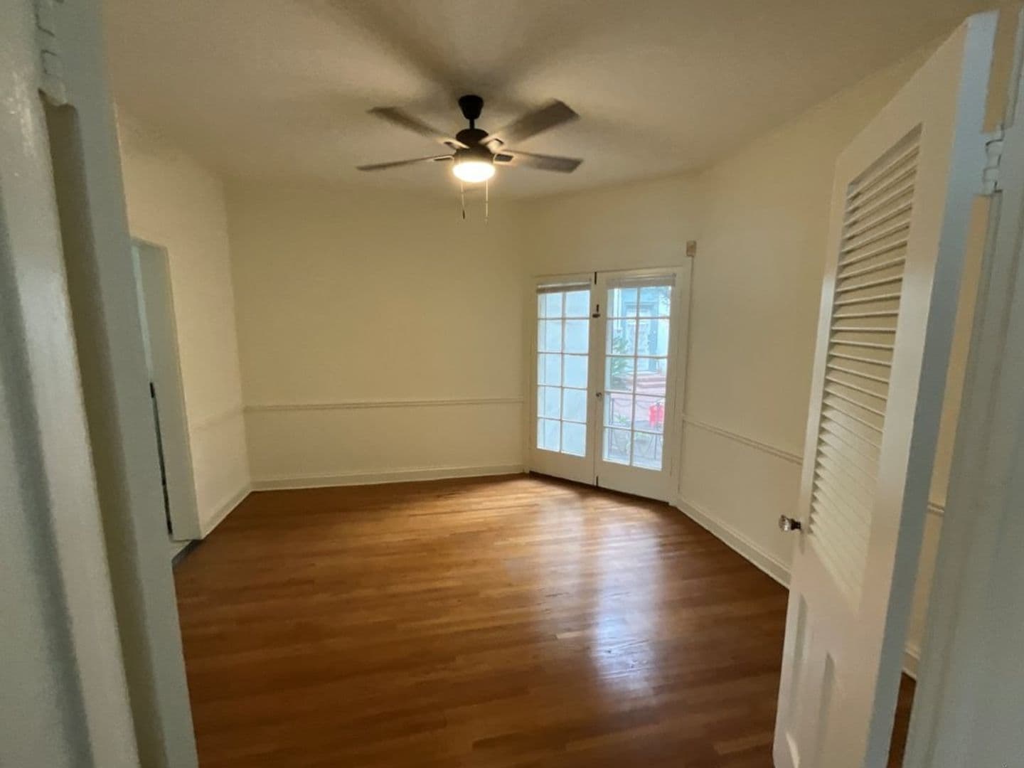 Beverly Hills Apartment: Roxbury Vista