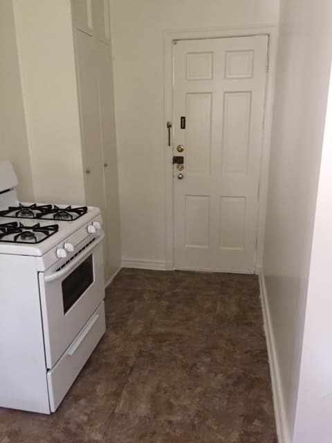 Beverly Hills Apartment: Roxbury Plaza
