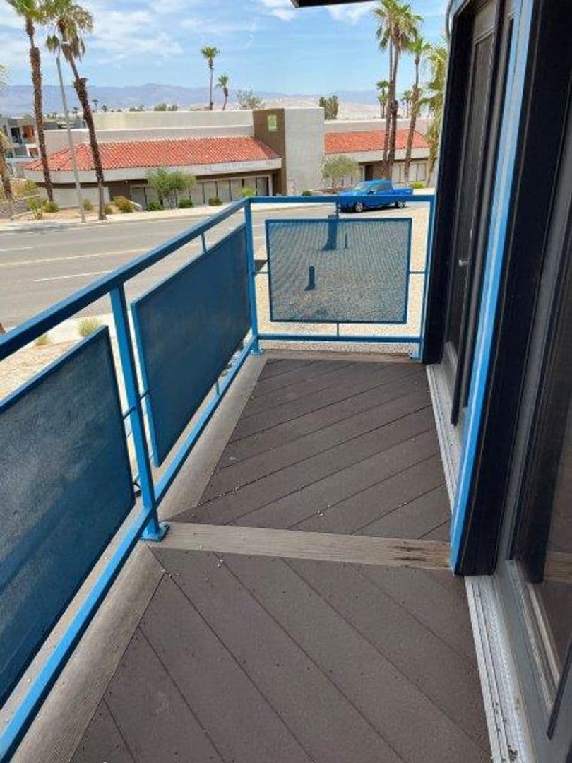 Palm Springs Apartment: 2583 N. Palm Canyon Drive