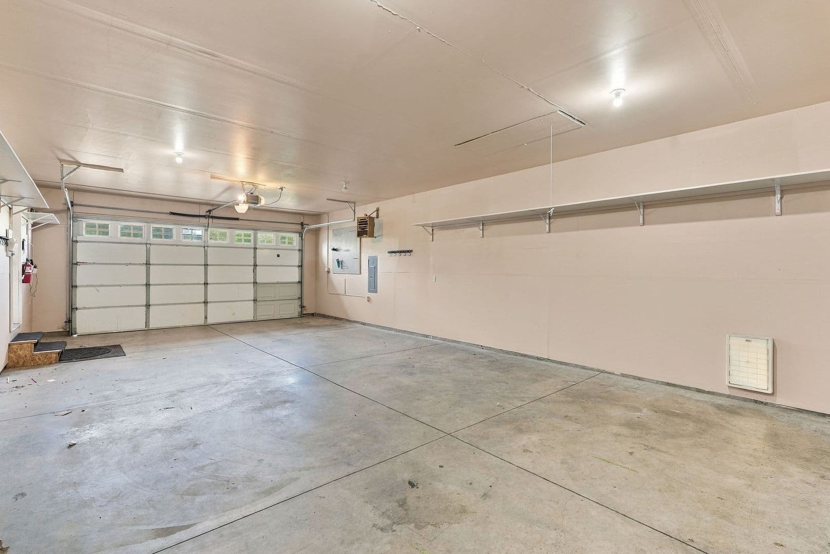 Liberty Lake House: 1680 N Winchester Ct