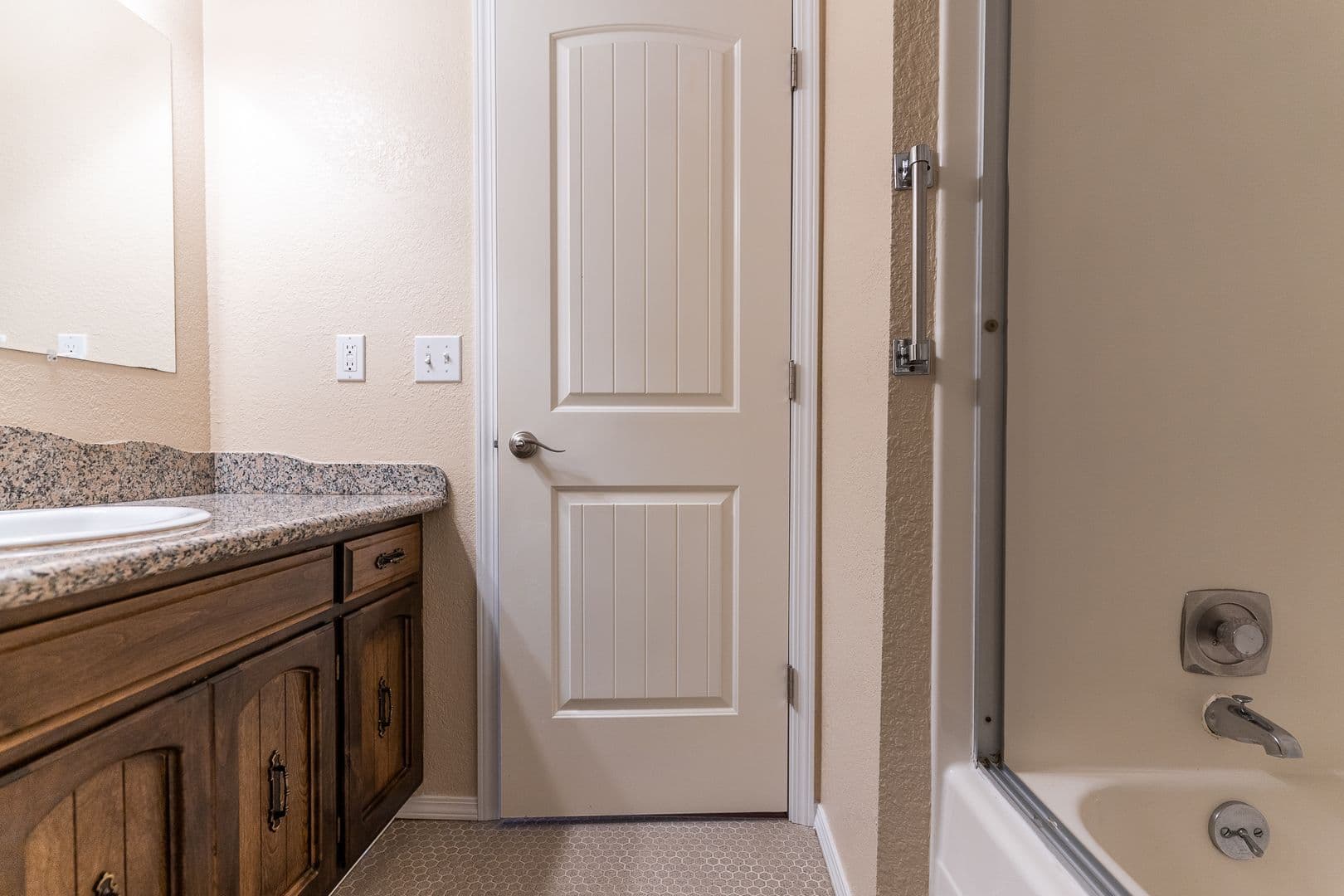 Albany Apartment: 340 Denver St. NE