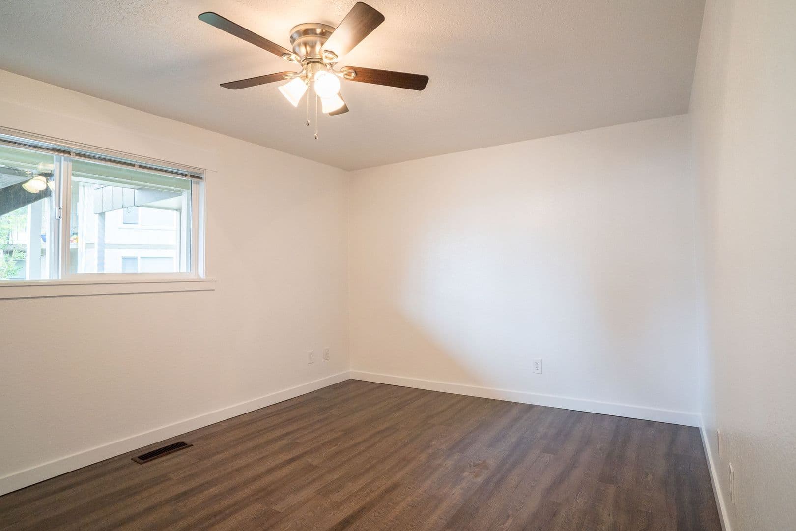 Albany Apartment: 2007 Marion St SE