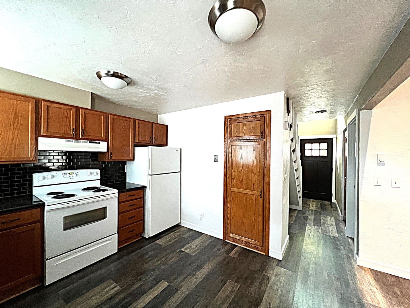 Albany Apartment: 1831 27th Ave SE