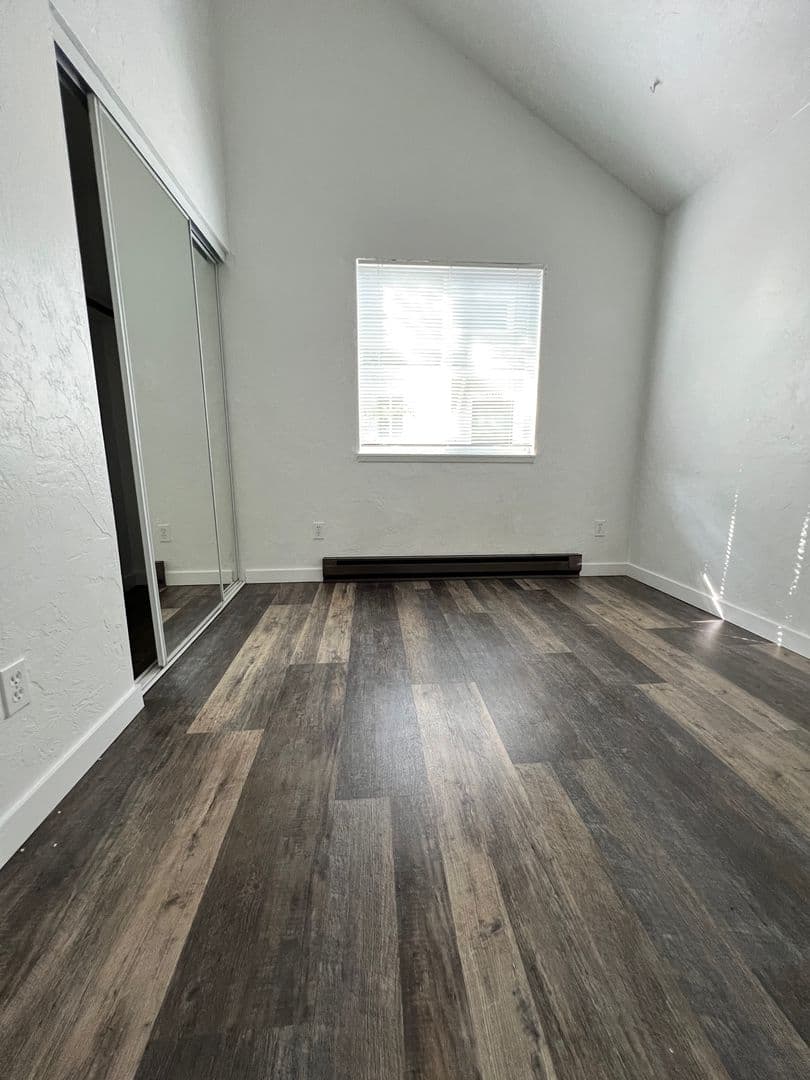 Albany Apartment: 1831 27th Ave SE