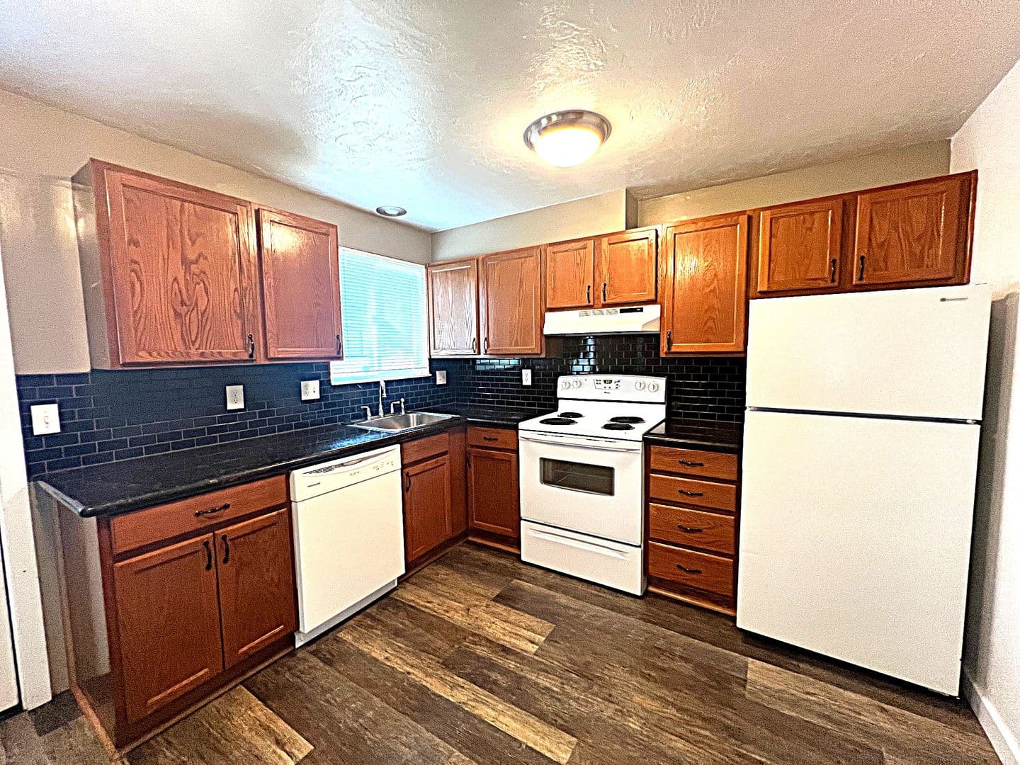 Albany Apartment: 1831 27th Ave SE