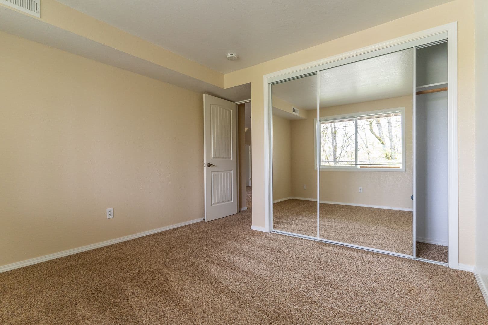 Albany Apartment: 340 Denver St. NE