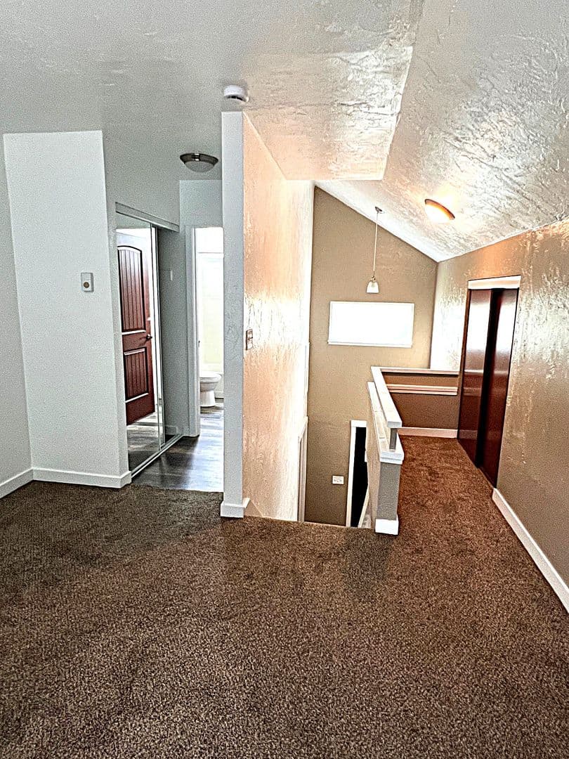 Albany Apartment: 1831 27th Ave SE