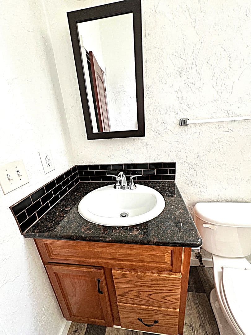 Albany Apartment: 1823 27th Ave SE