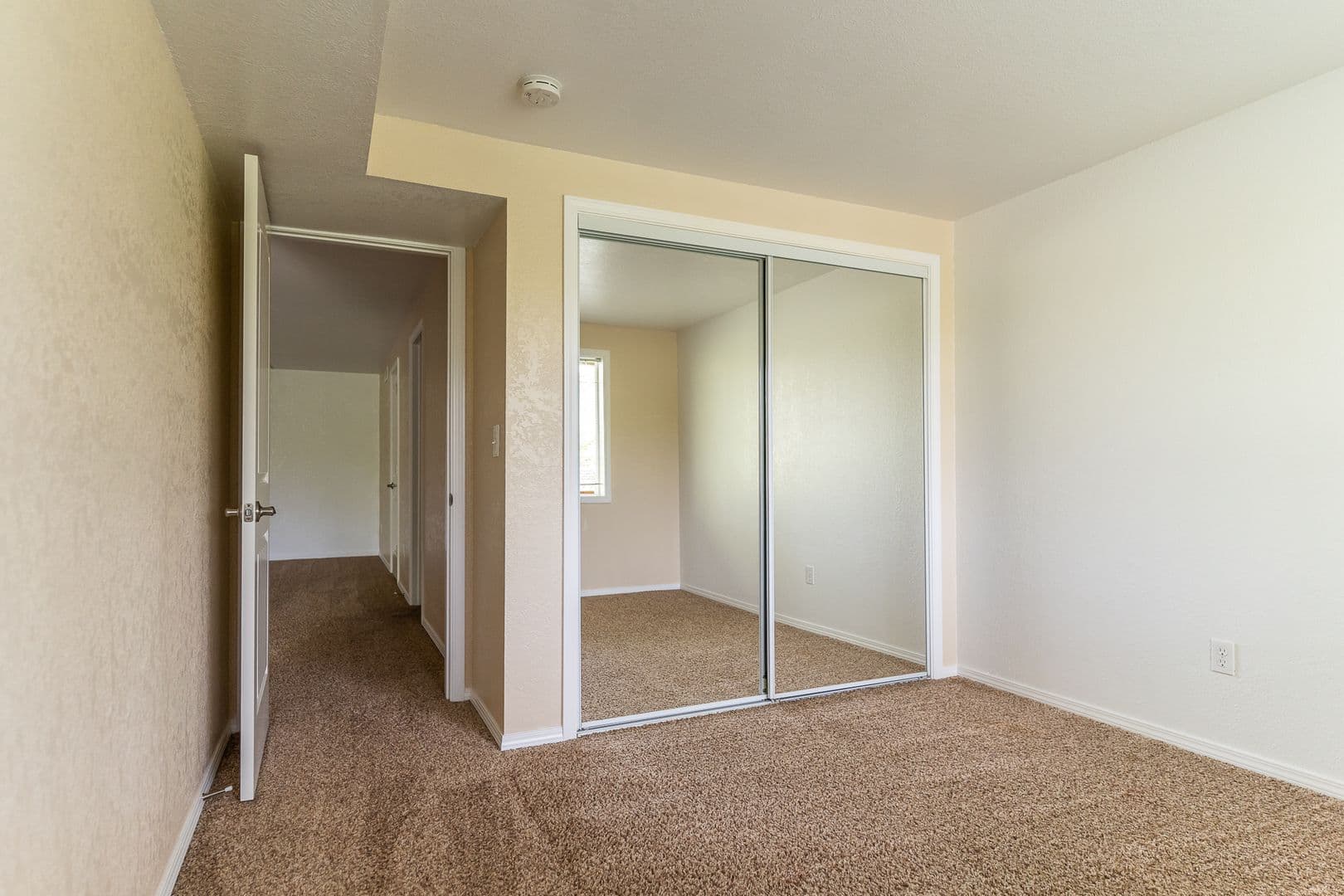 Albany Apartment: 340 Denver St. NE