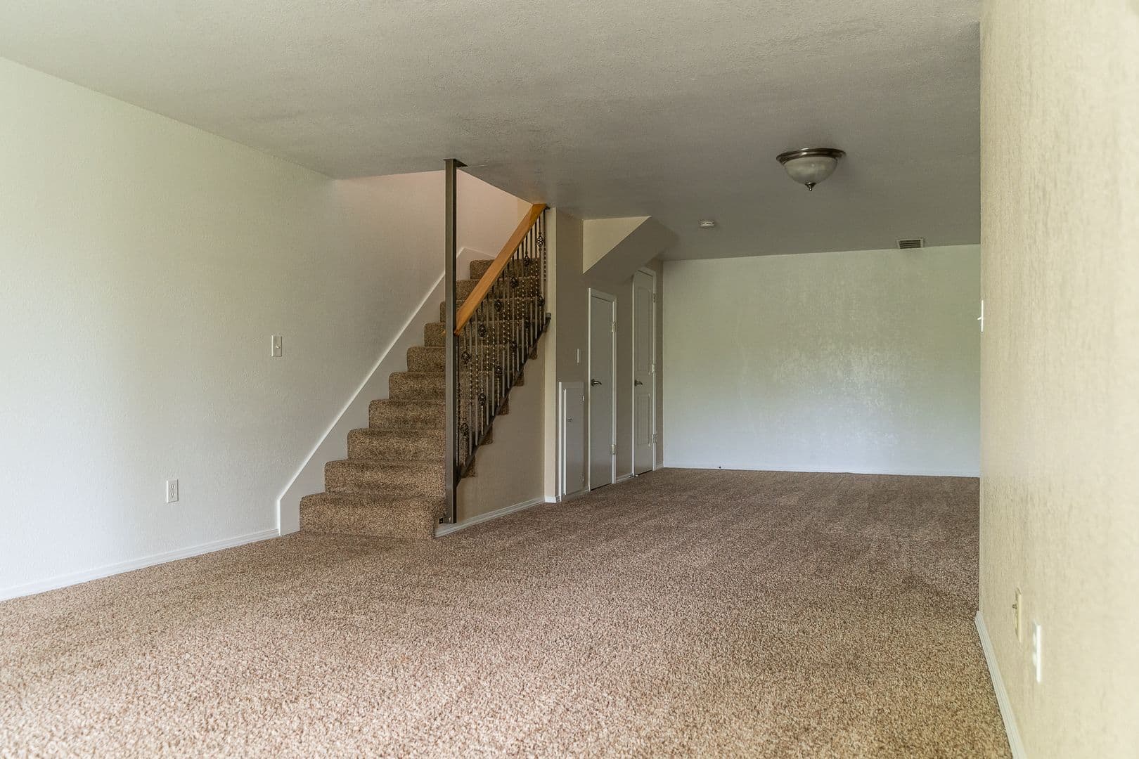 Albany Apartment: 340 Denver St. NE