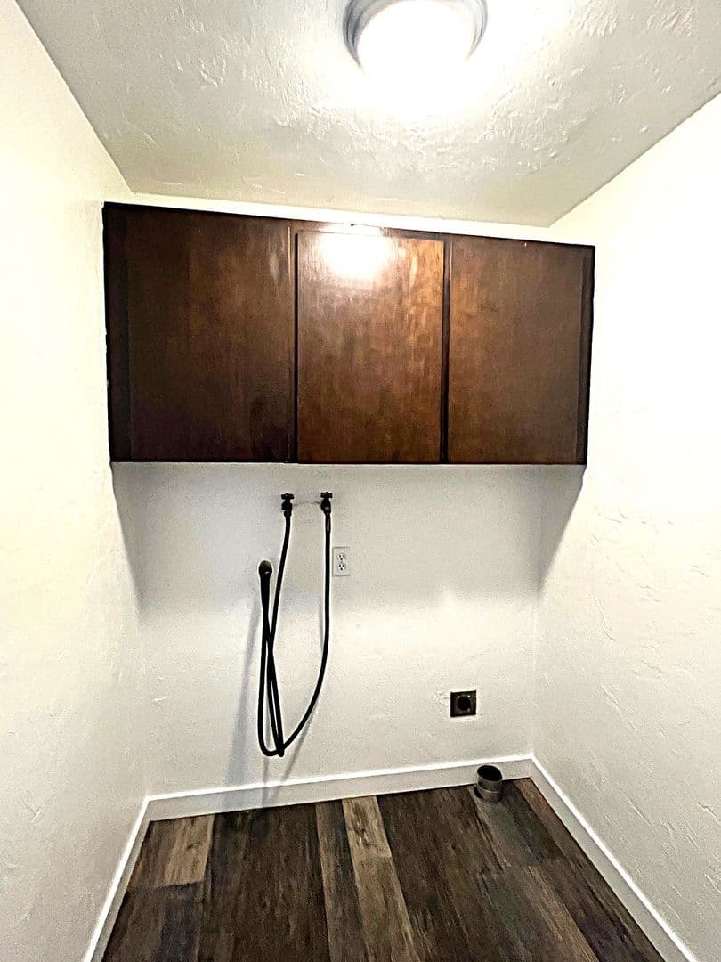 Albany Apartment: 1831 27th Ave SE