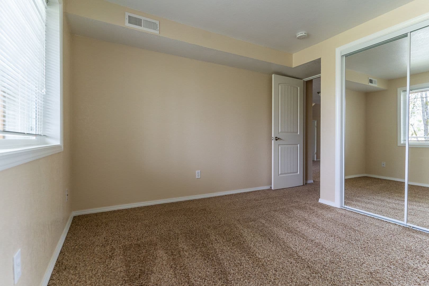 Albany Apartment: 340 Denver St. NE