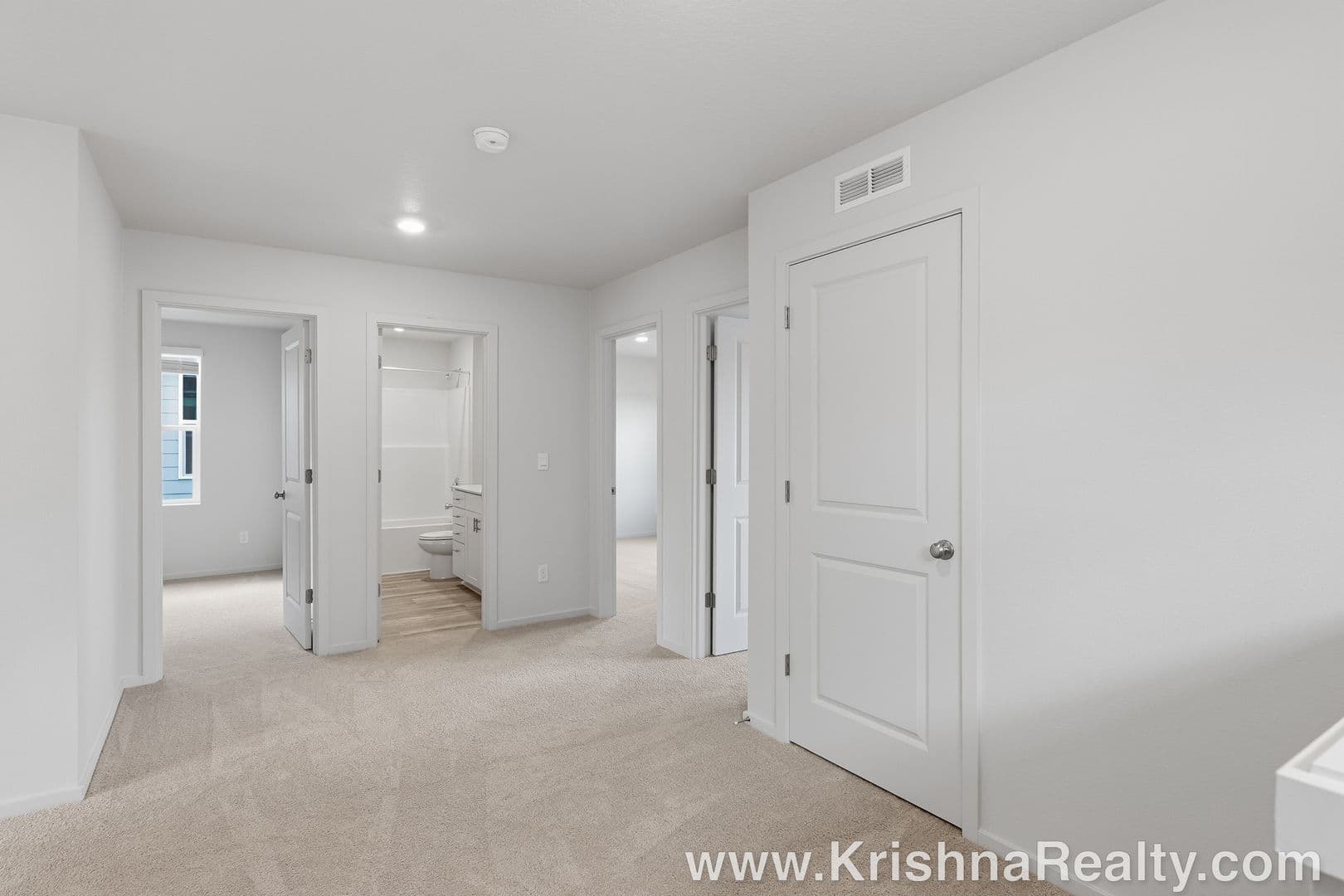 Salem House: 4984 Columbus Ave NE