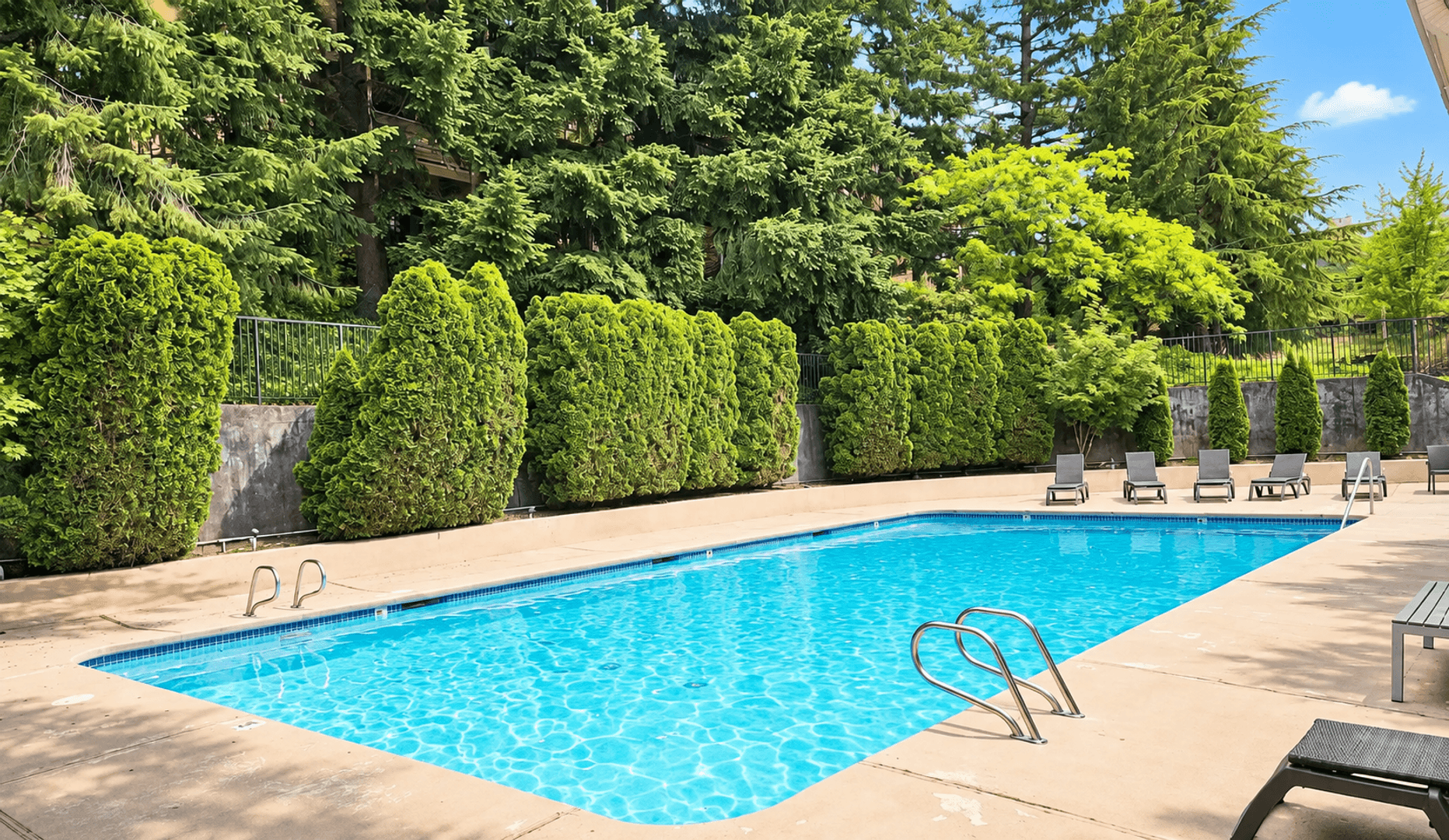 Clackamas Townhome: 10025 SE Talbert Street