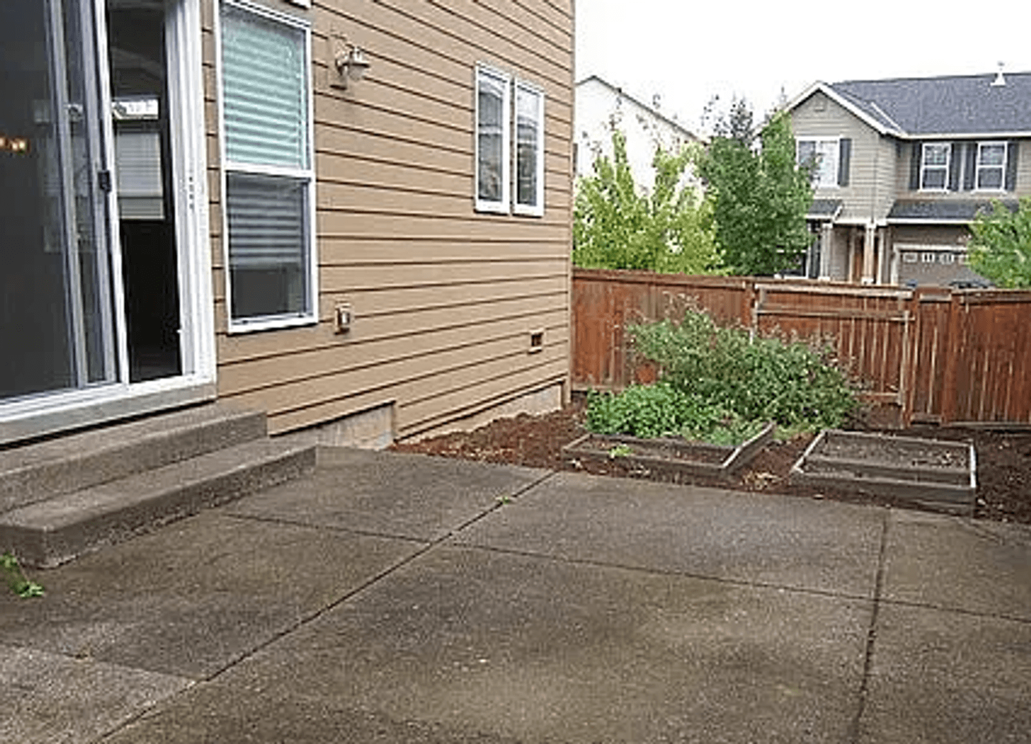 Hillsboro House: 160 NE Porto Way