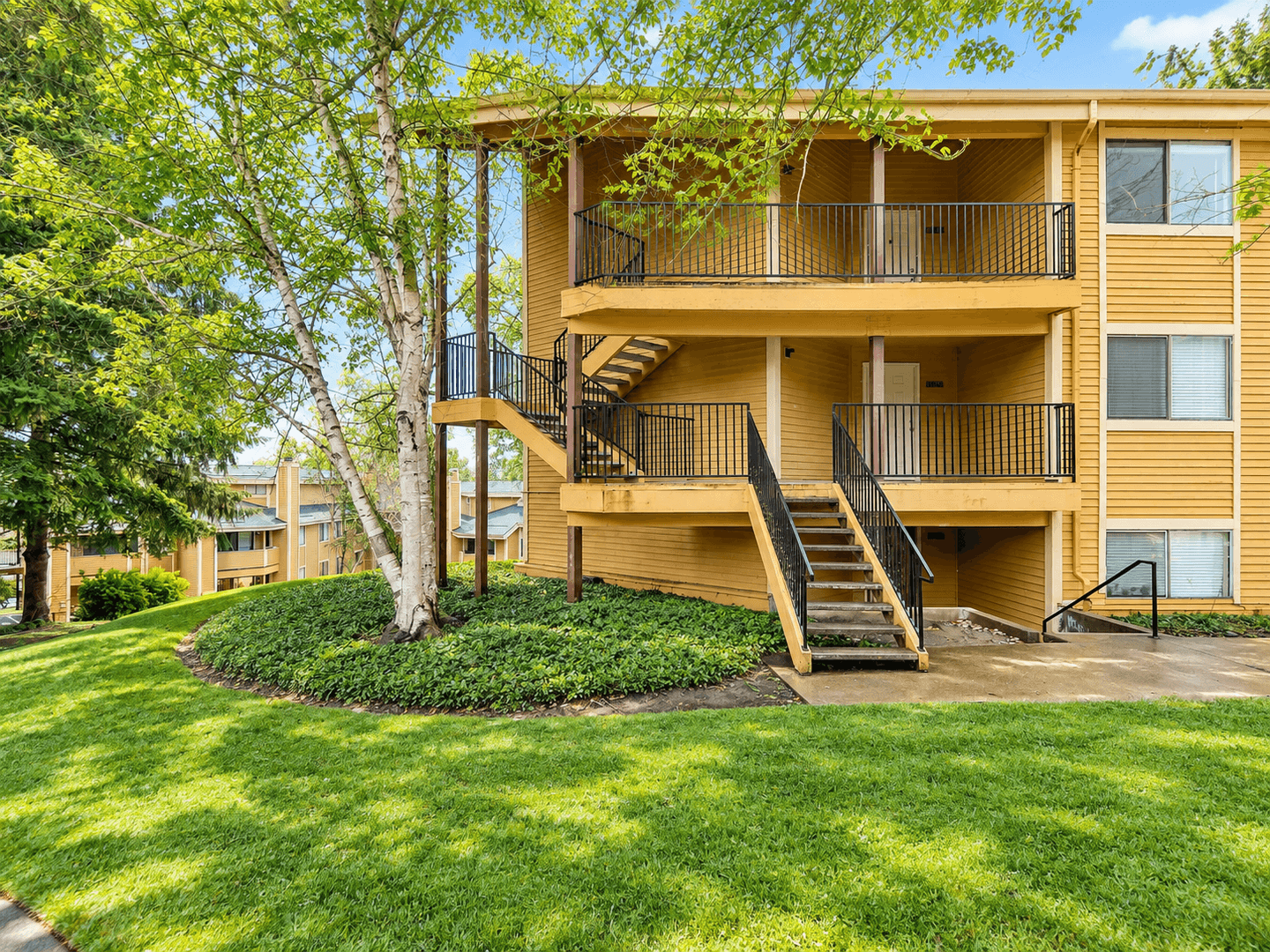 Clackamas Townhome: 10025 SE Talbert Street