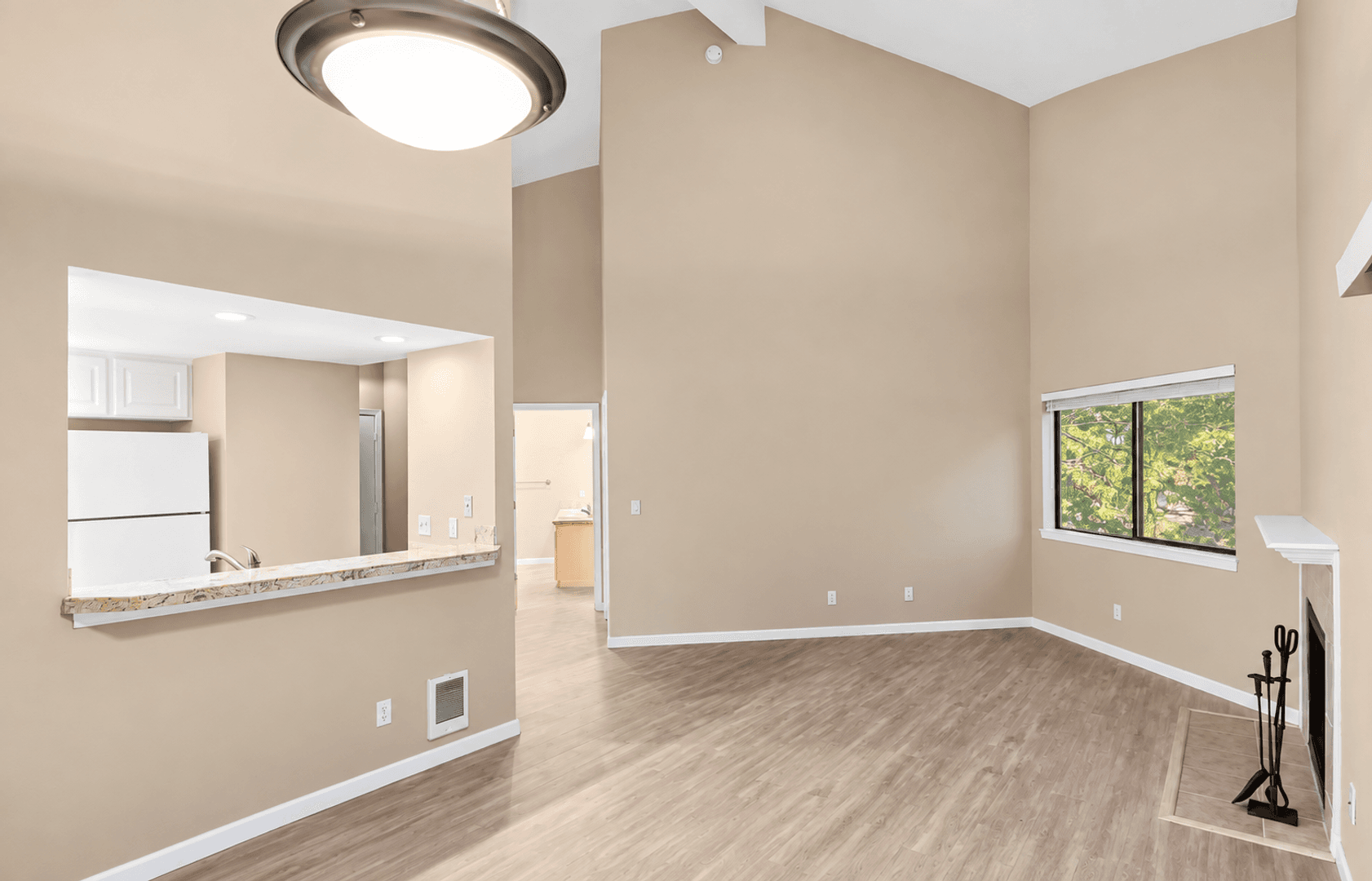 Clackamas Townhome: 10025 SE Talbert Street