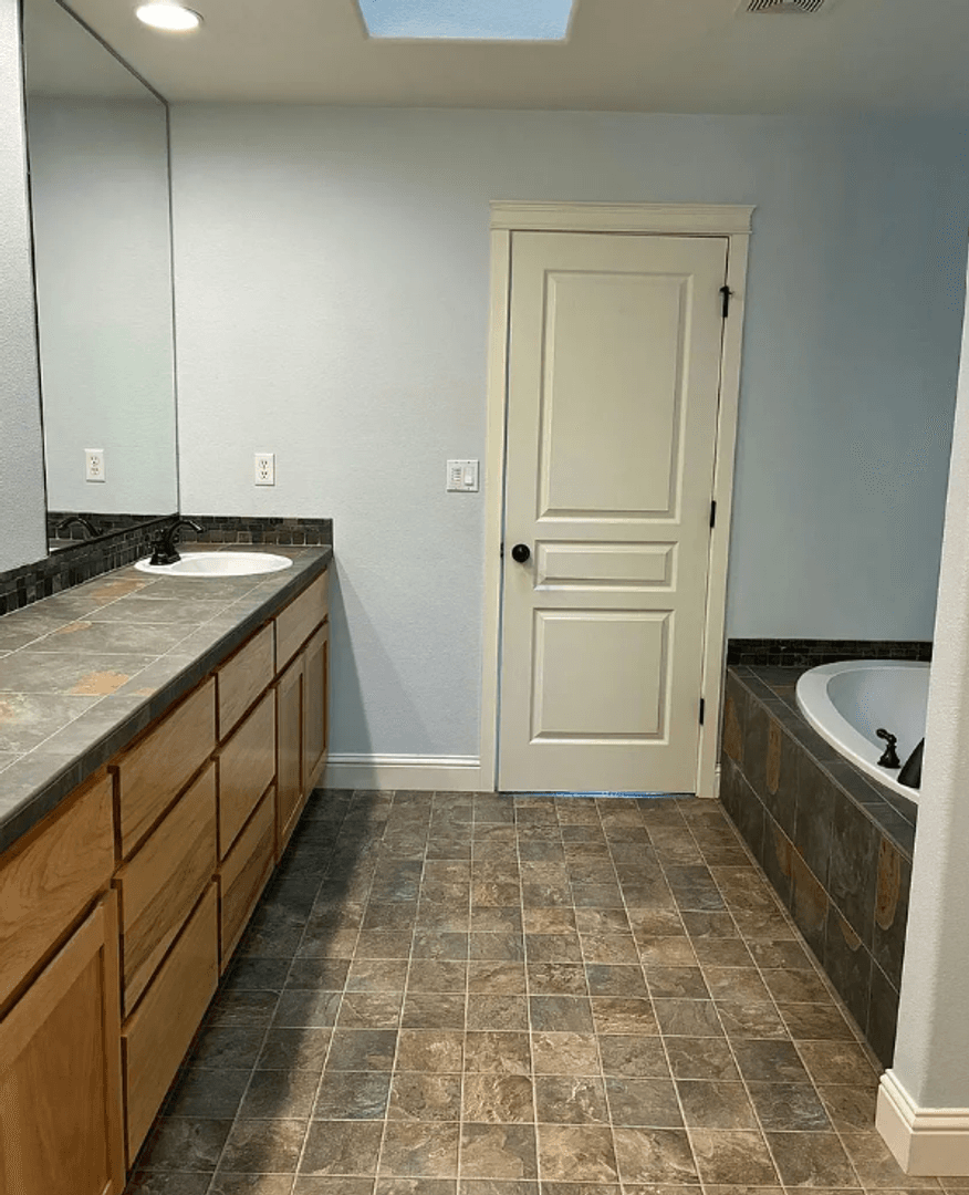 Hillsboro House: 160 NE Porto Way