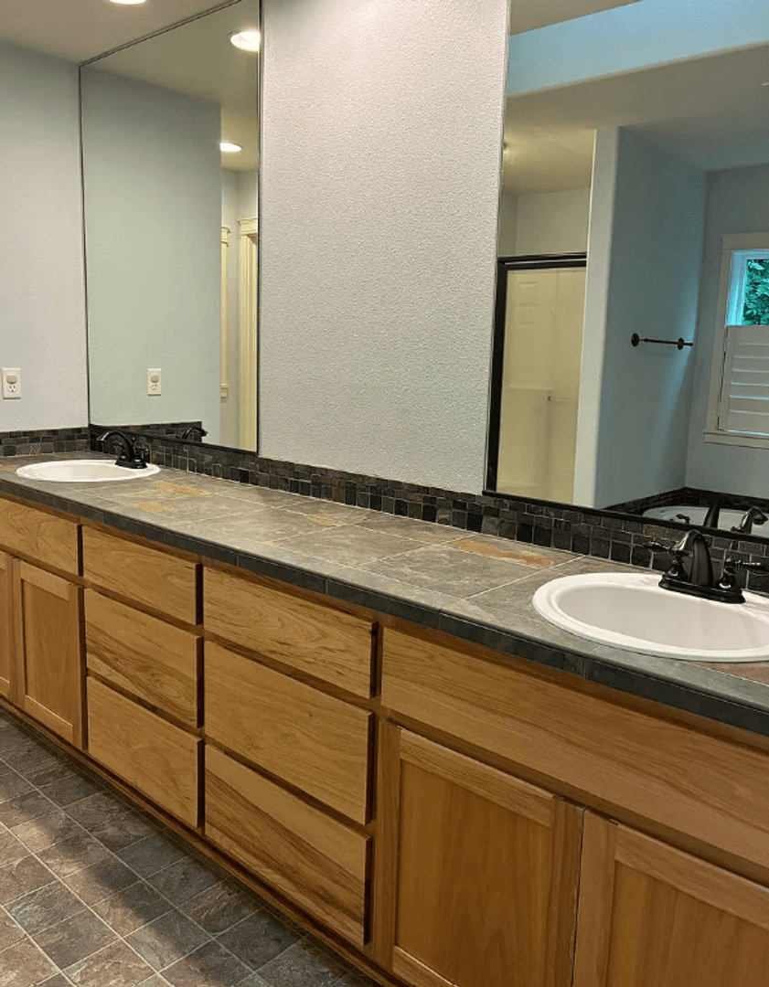 Hillsboro House: 160 NE Porto Way