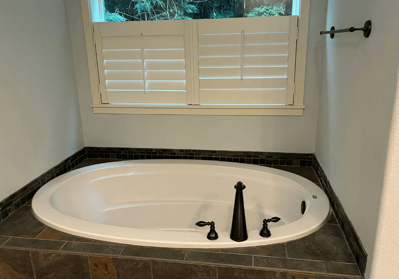 Hillsboro House: 160 NE Porto Way