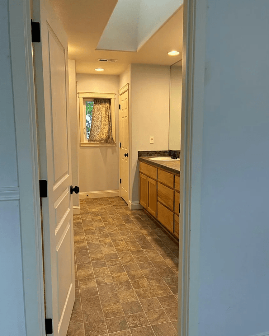 Hillsboro House: 160 NE Porto Way