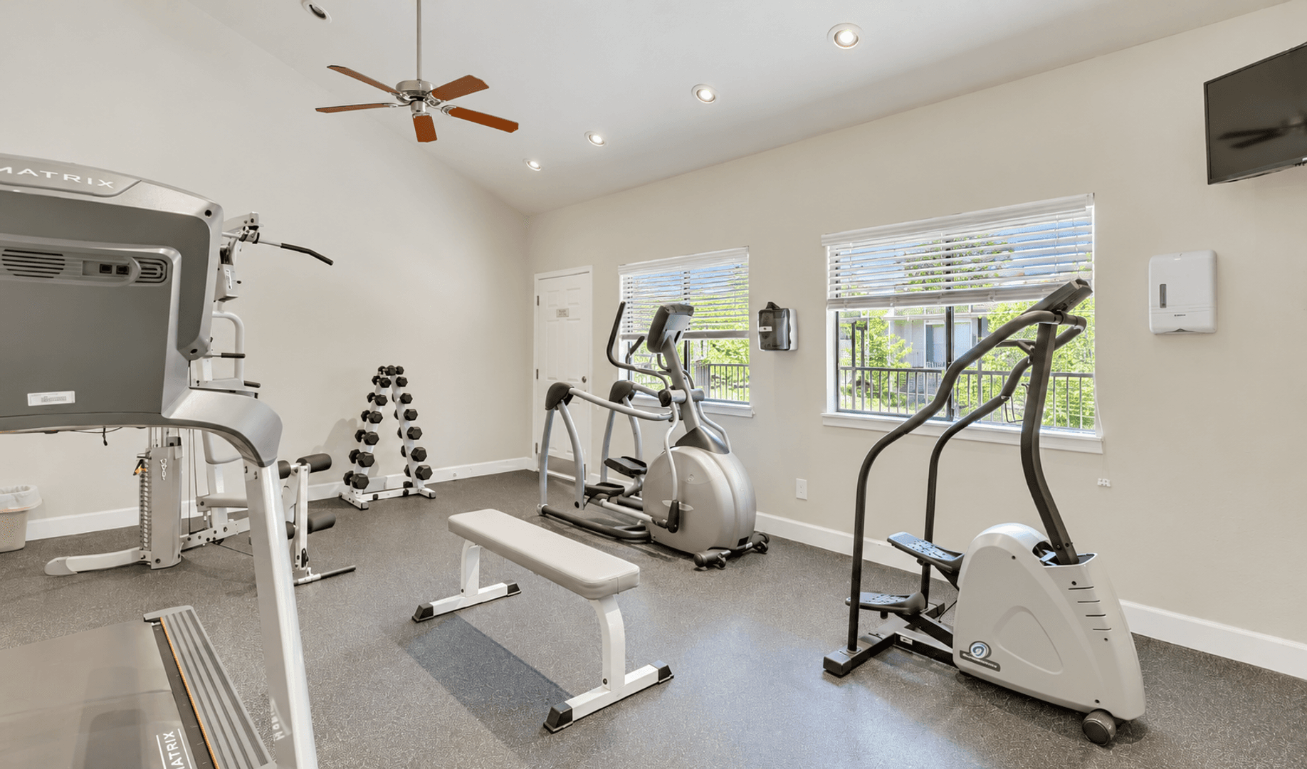 Clackamas Townhome: 10025 SE Talbert Street
