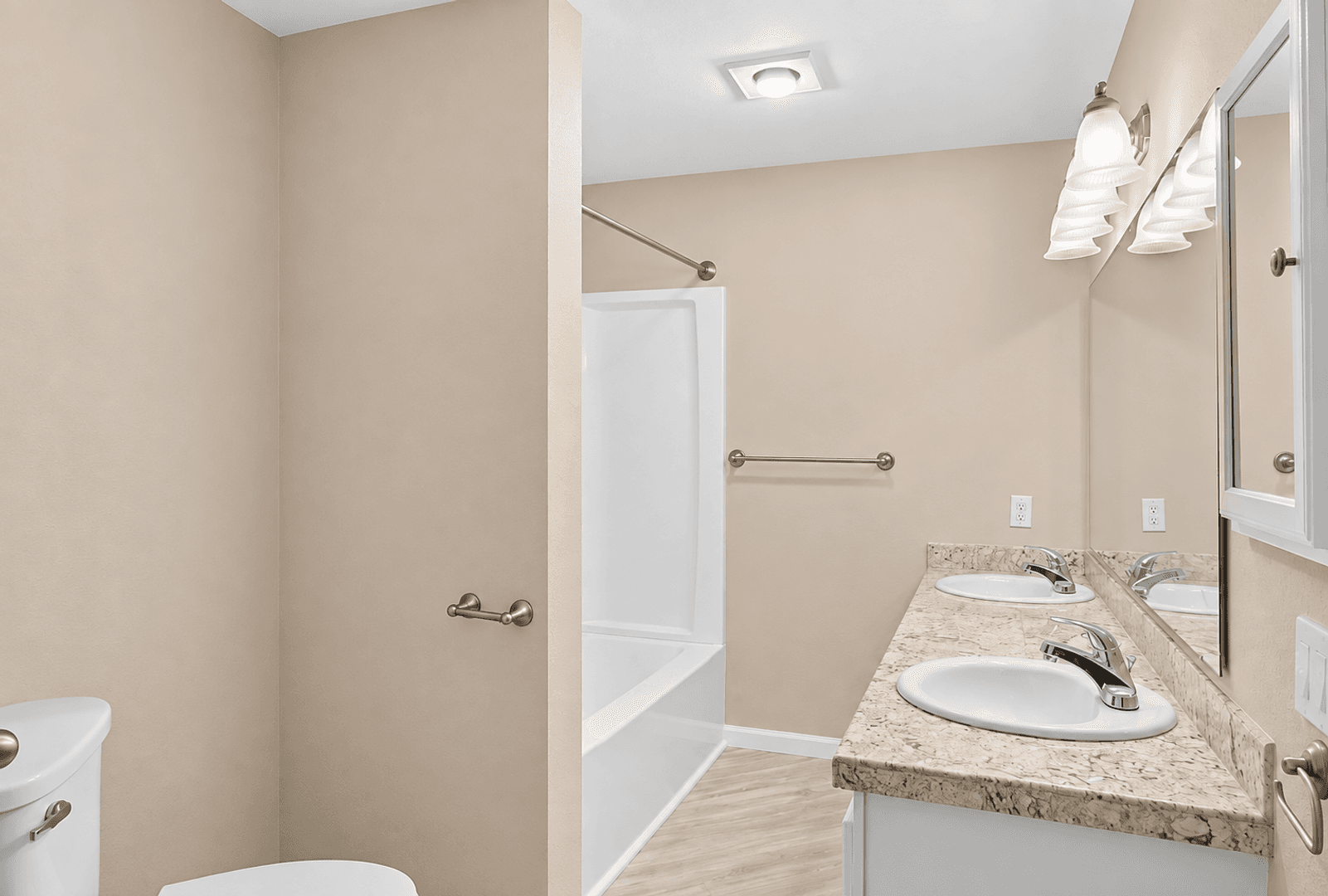 Clackamas Townhome: 10025 SE Talbert Street