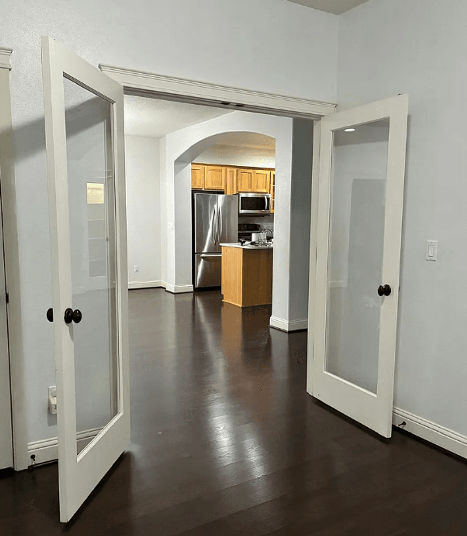 Hillsboro House: 160 NE Porto Way