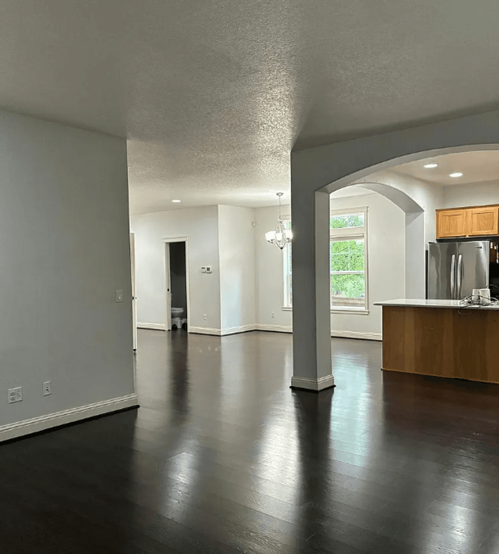 Hillsboro House: 160 NE Porto Way
