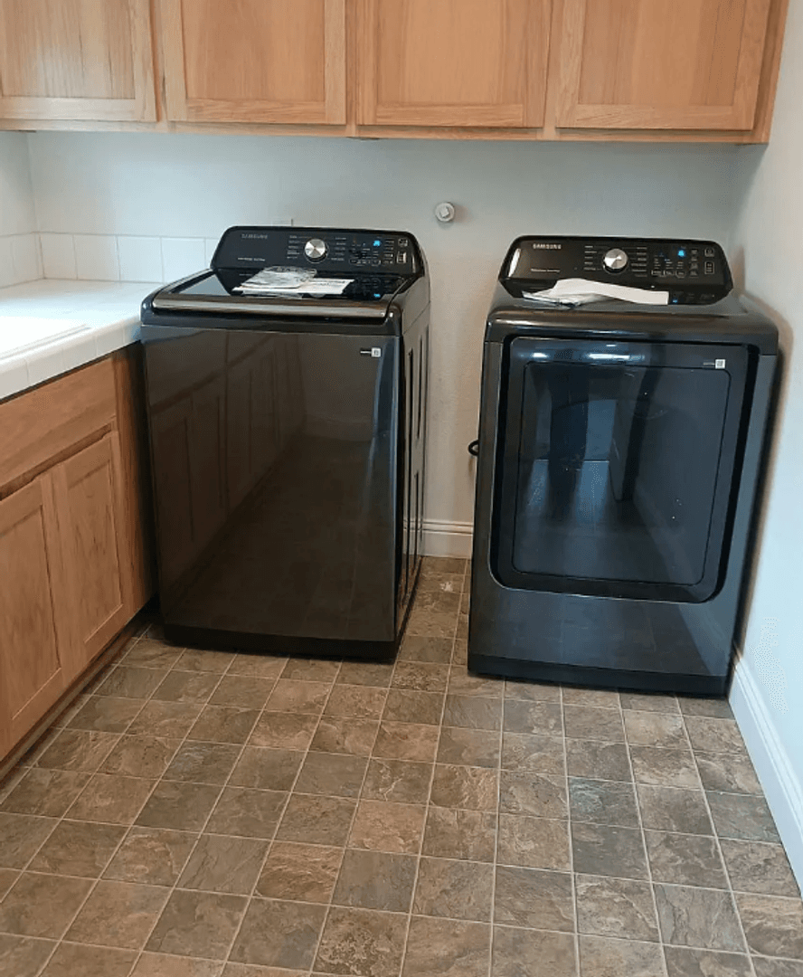 Hillsboro House: 160 NE Porto Way