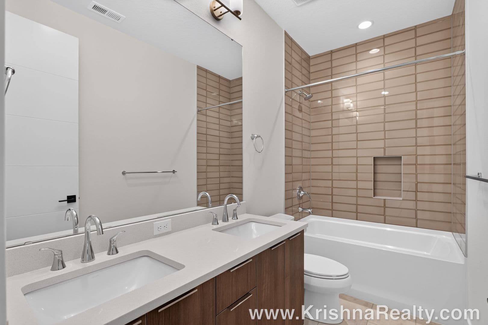 Portland House: 7802 NW 156th Terrace