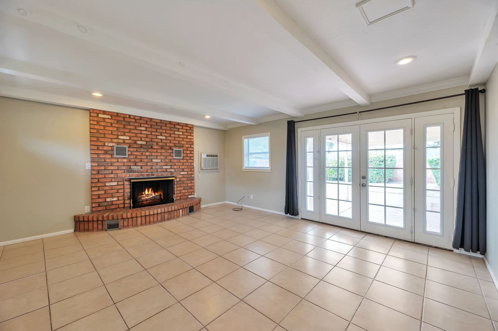 Scottsdale House: 8445 E Dianna
