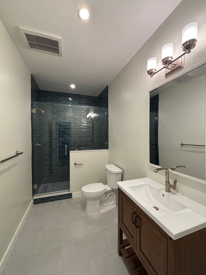 Costa Mesa Apartment: 716 Center St
