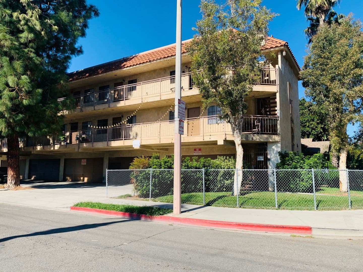Santa Ana Apartment: 1202 N Van Ness