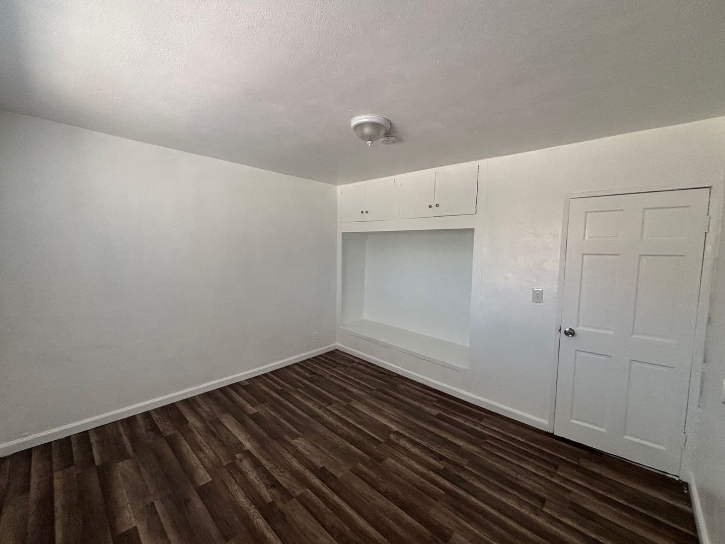 Los Angeles House: 251 W. 65th St