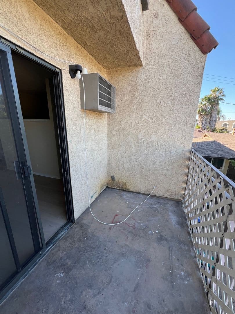 Santa Ana Apartment: 1202 N Van Ness