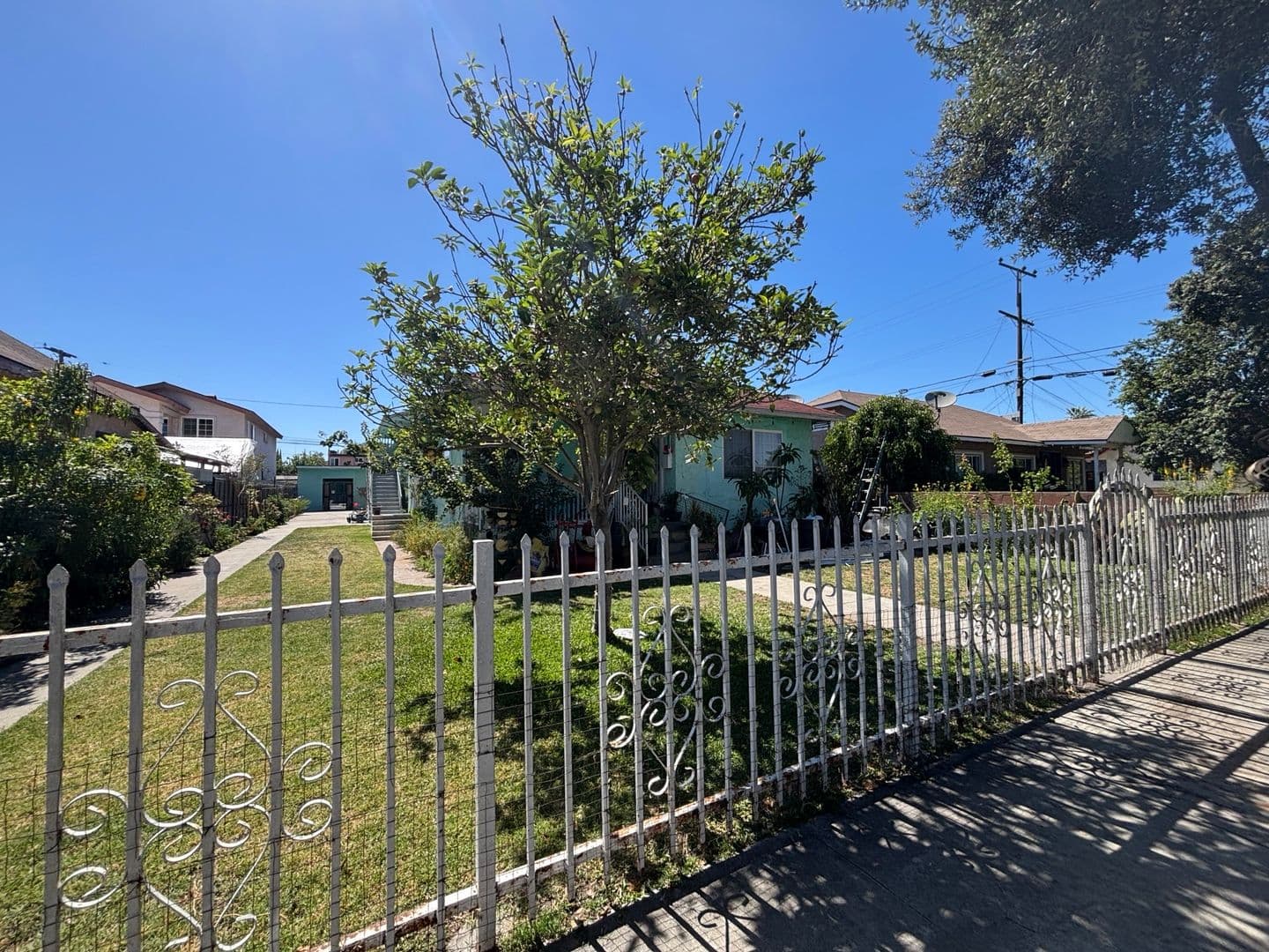 Huntington Park Apartment: 6325 Passaic St.