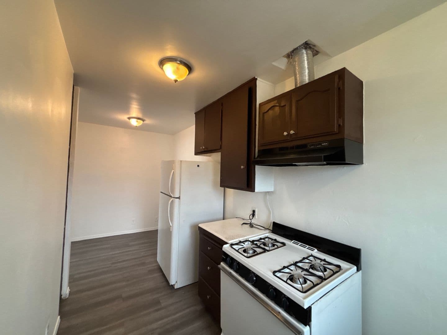 Huntington Park Apartment: 7102 Malabar St