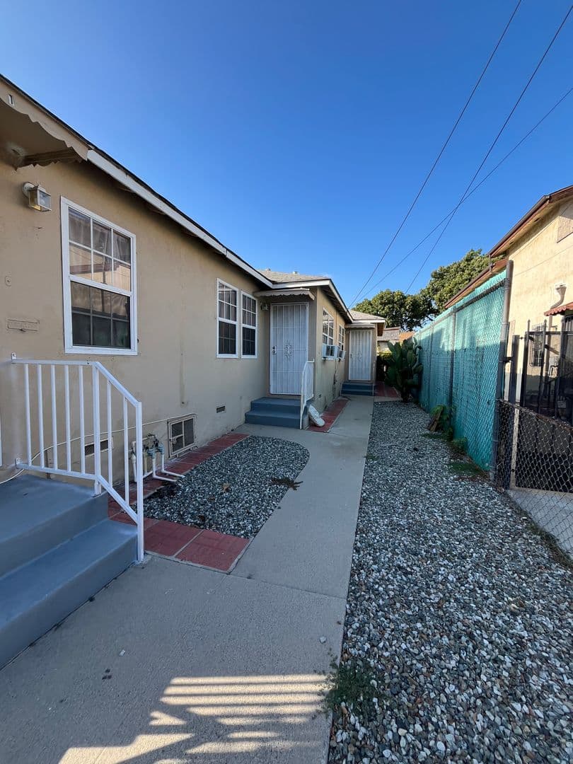 Huntington Park Apartment: 4113 Randolph St.