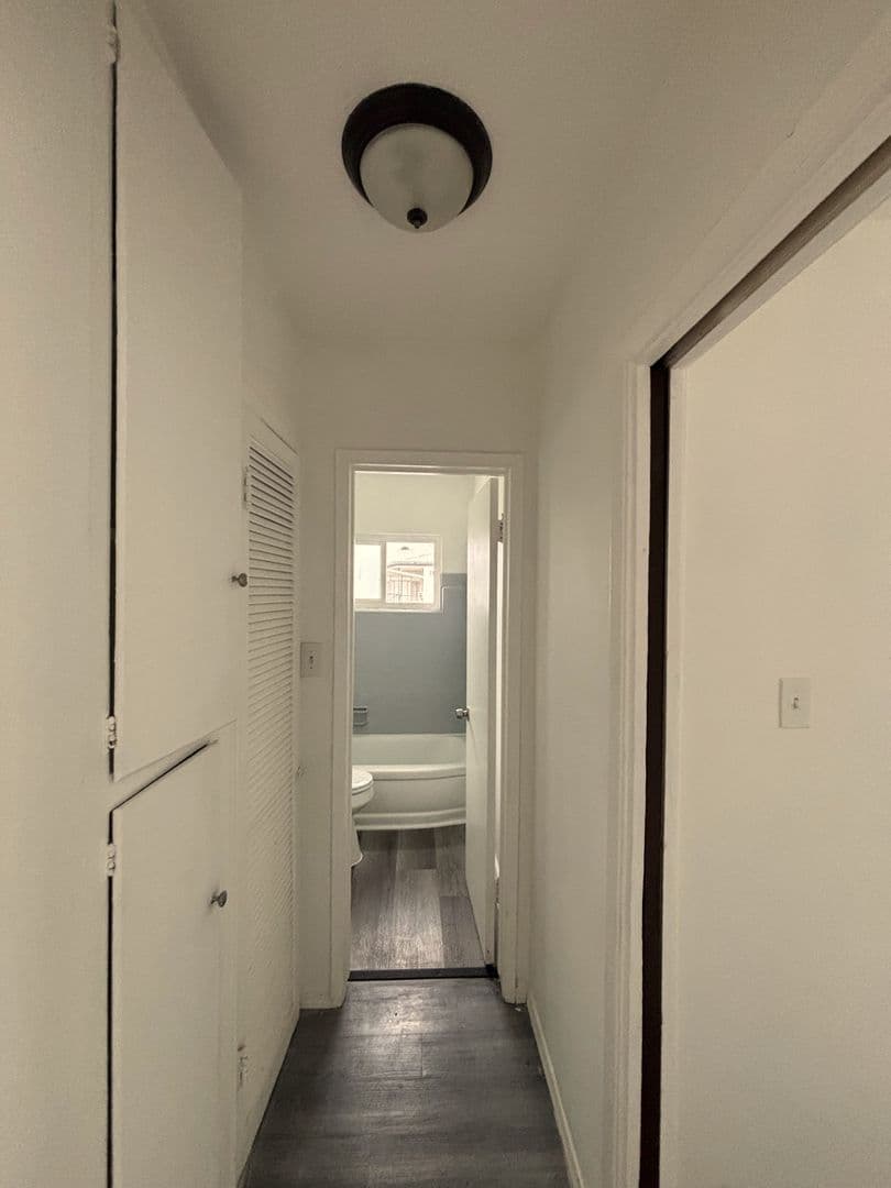 Huntington Park Apartment: 7102 Malabar St