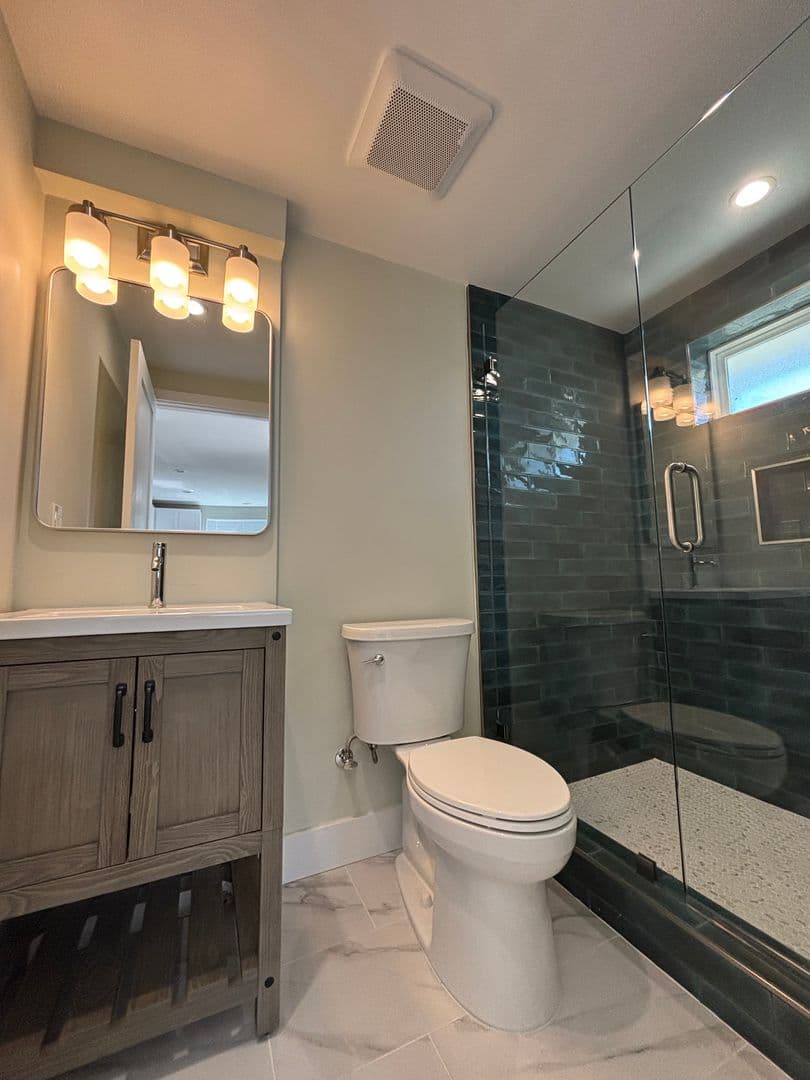 Costa Mesa Apartment: 716 Center St