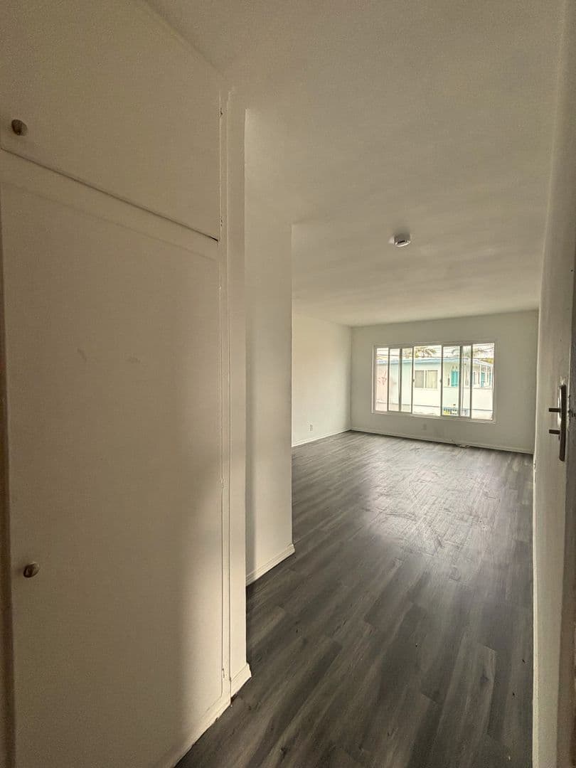 Huntington Park Apartment: 7102 Malabar St
