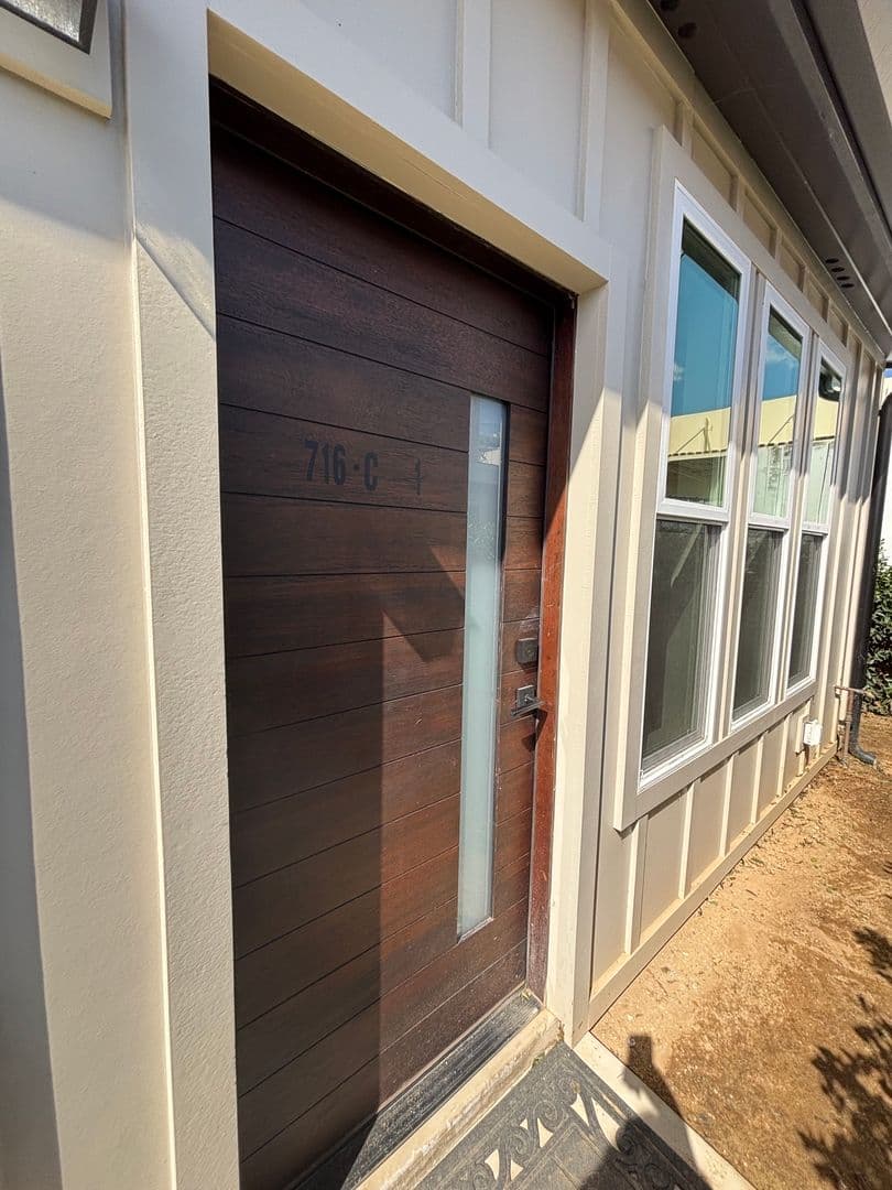 Costa Mesa Apartment: 716 Center St
