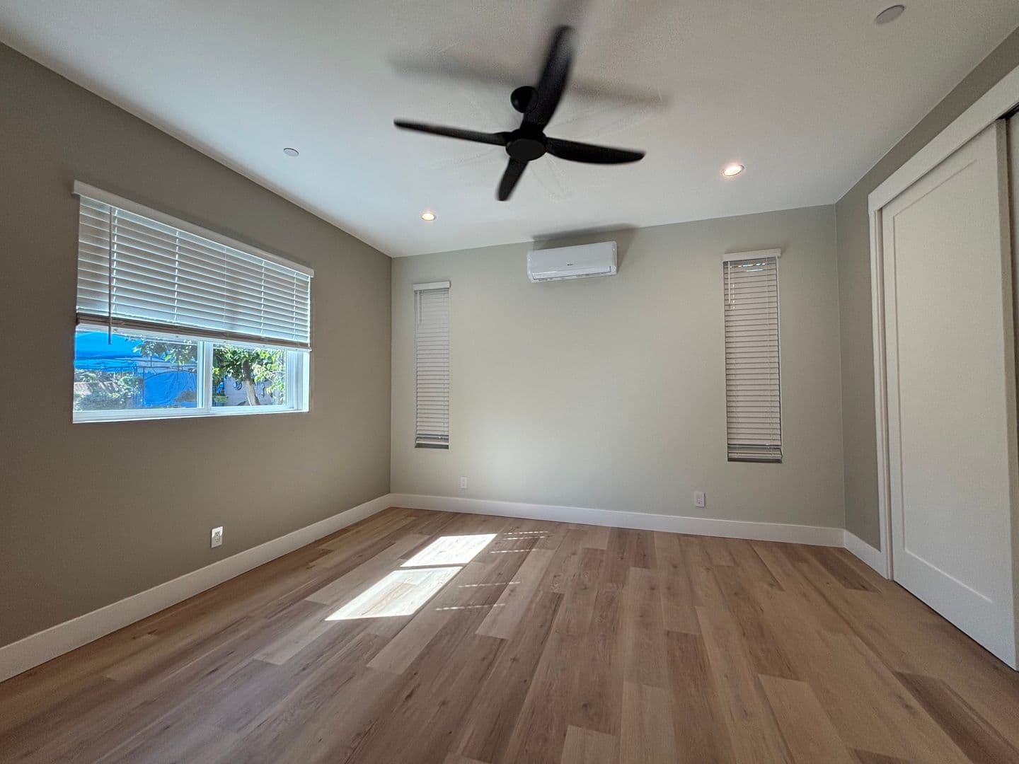 Costa Mesa Apartment: 716 Center St