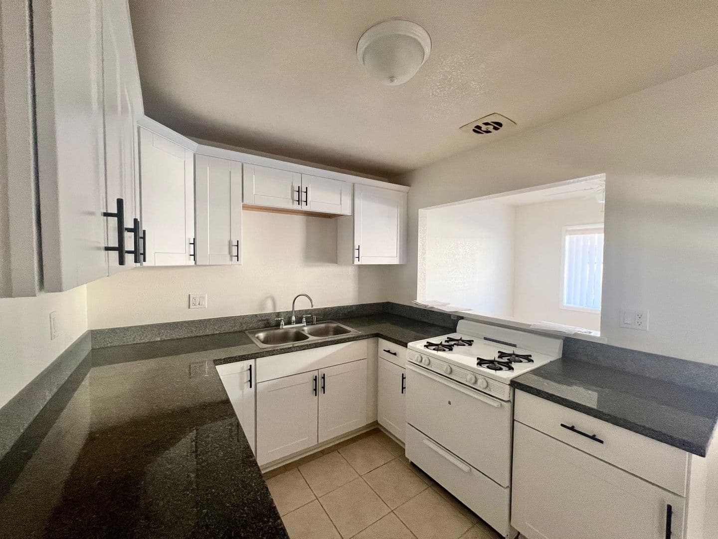 Santa Ana Apartment: 224 S. Lyon St