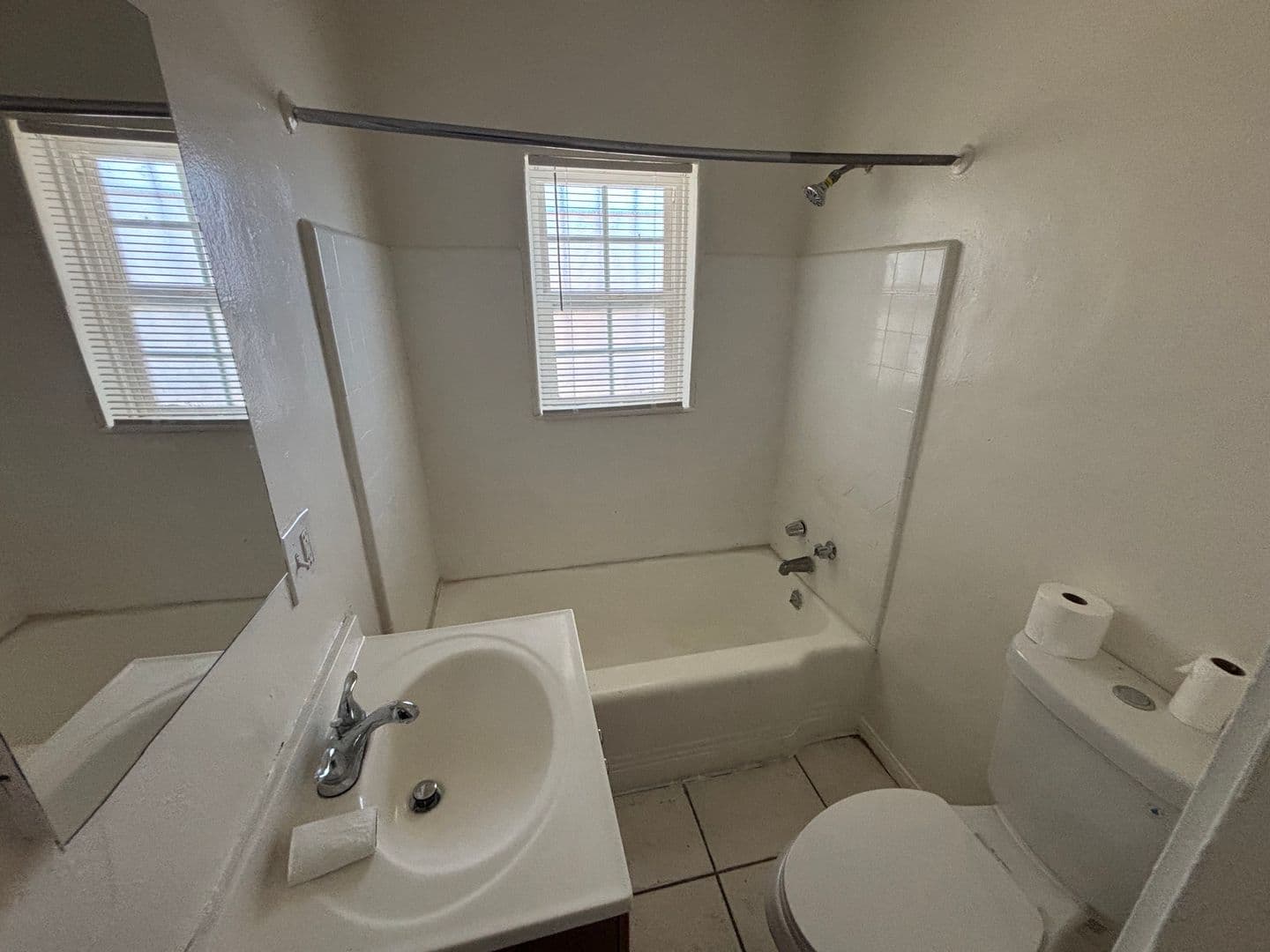 Los Angeles House: 251 W. 65th St