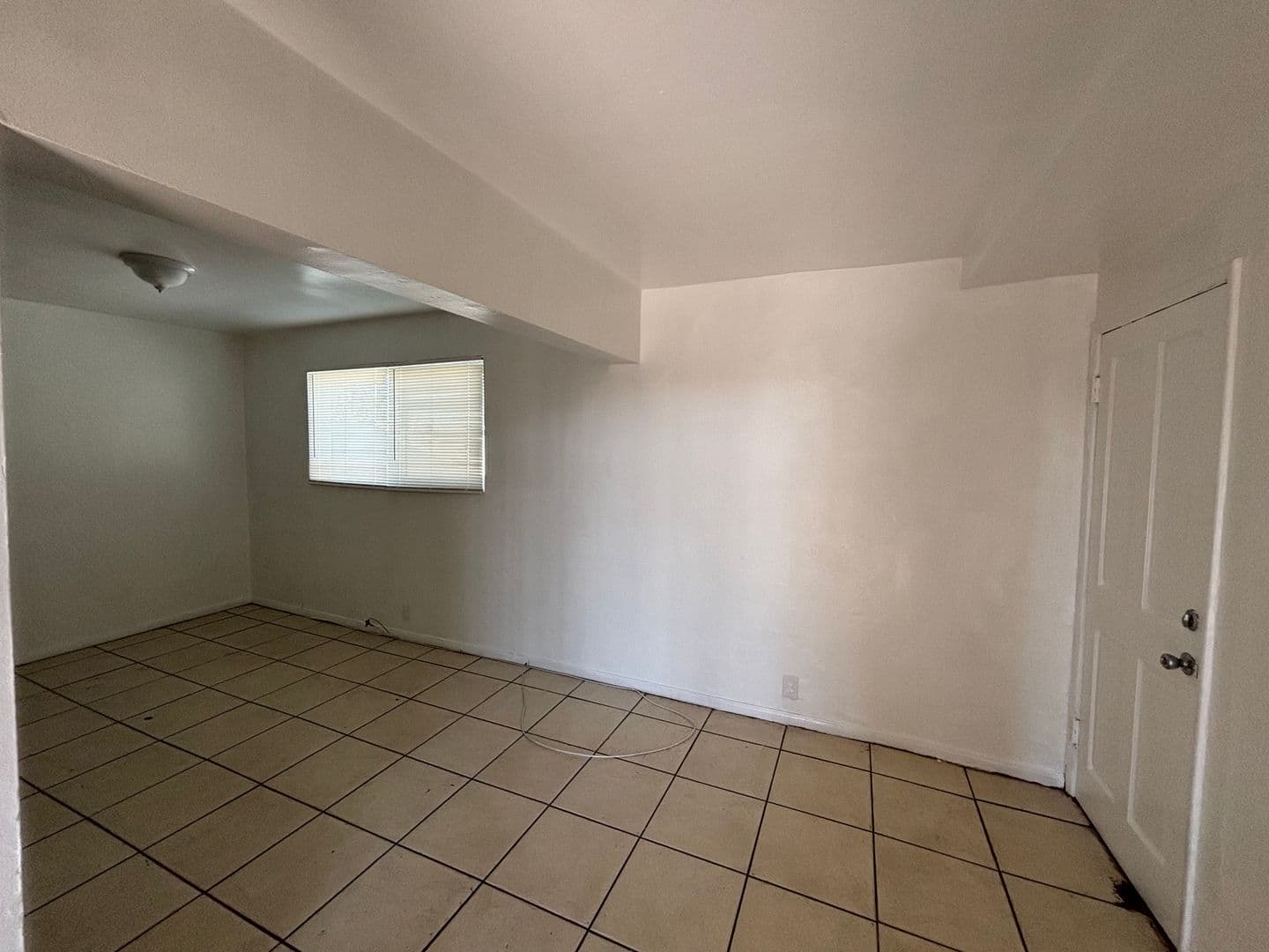 Los Angeles House: 251 W. 65th St