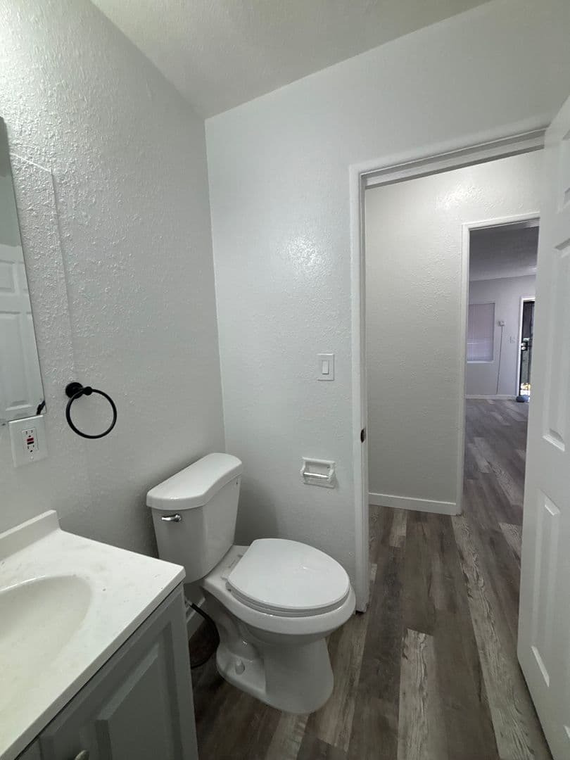 Los Angeles Apartment: 1745 Magnolia Ave.